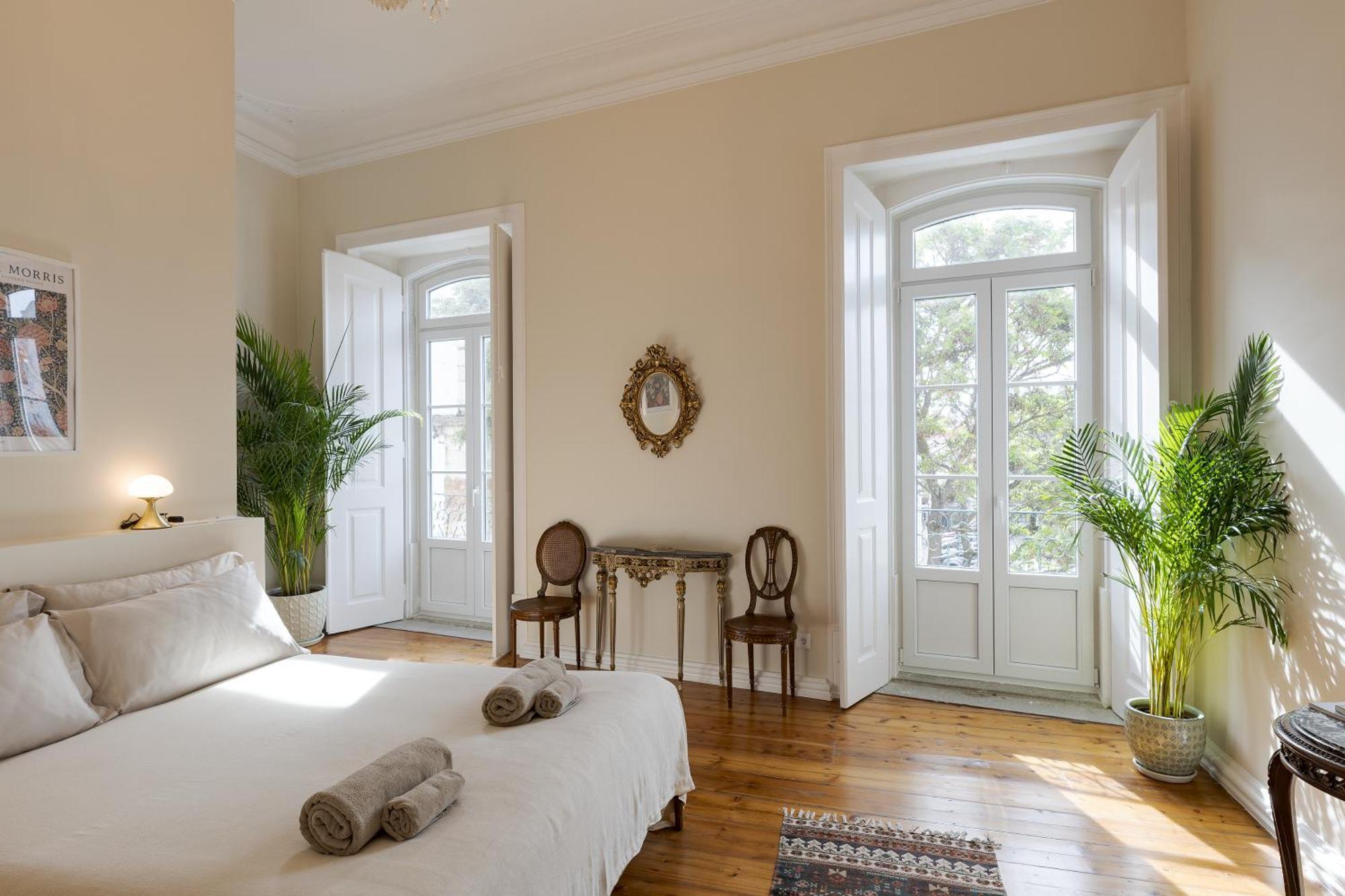 Santa Maria Rooms And Apartments Setubal Exterior photo