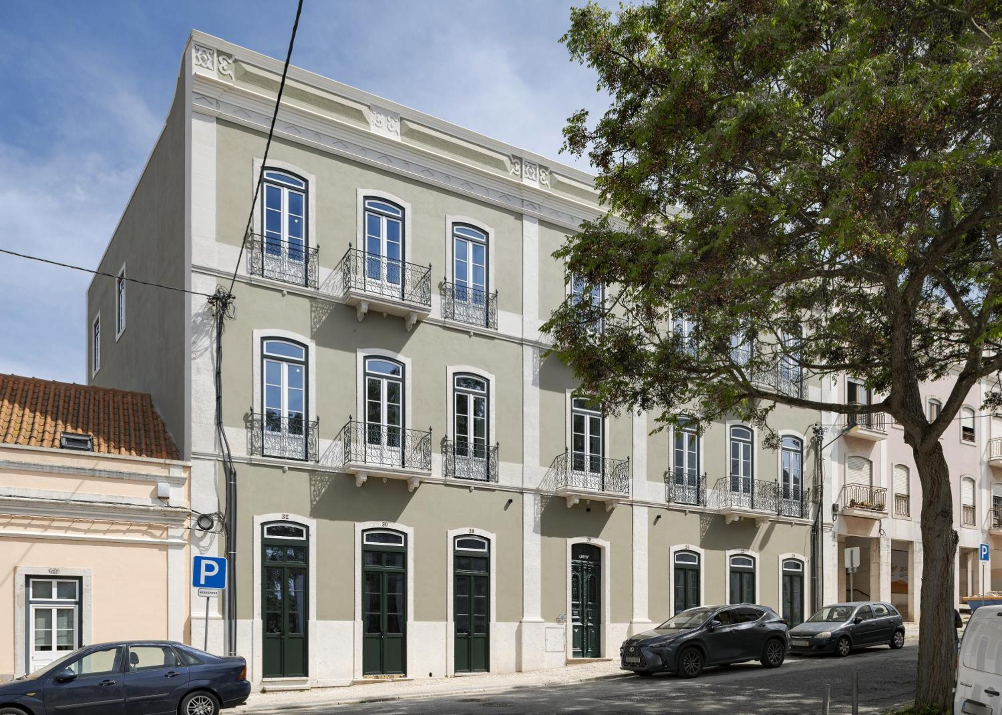 Santa Maria Rooms And Apartments Setubal Exterior photo